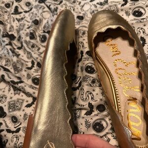 New, Never worn Sz 8 Women’s Sam Edelman Gold Scalloped Leather Ballet Flats